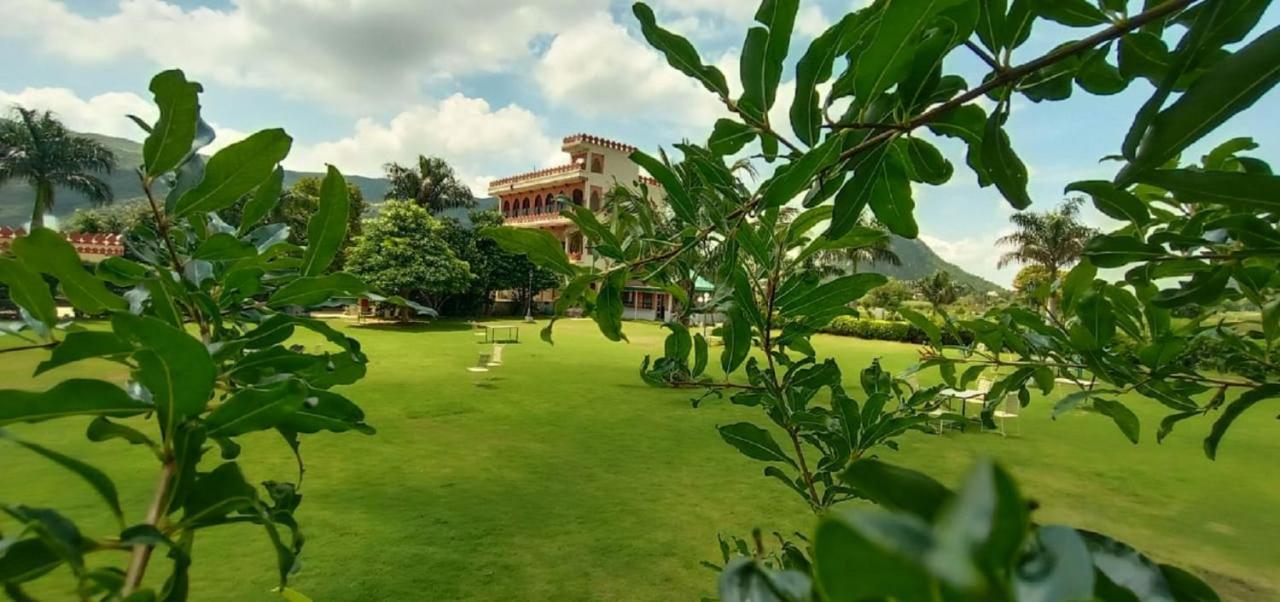 เดอะ คันทรีไซด์ รีสอร์ต Hotel พุชการ์ ภายนอก รูปภาพ