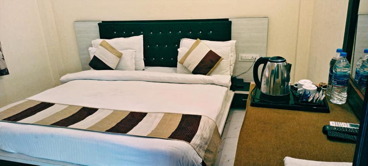 เดอะ คันทรีไซด์ รีสอร์ต Hotel พุชการ์ ภายนอก รูปภาพ