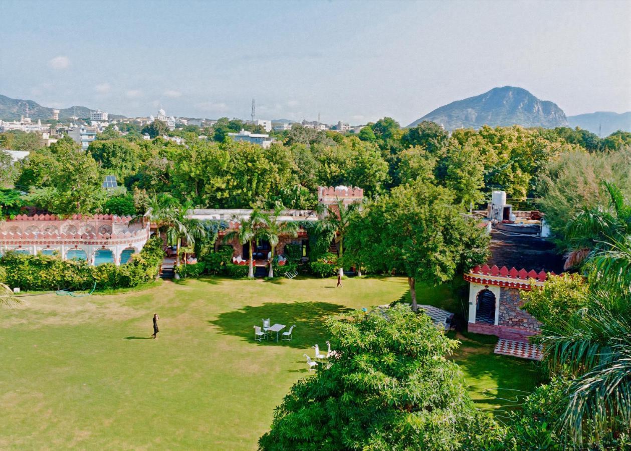 เดอะ คันทรีไซด์ รีสอร์ต Hotel พุชการ์ ภายนอก รูปภาพ
