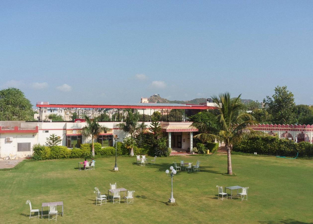 เดอะ คันทรีไซด์ รีสอร์ต Hotel พุชการ์ ภายนอก รูปภาพ
